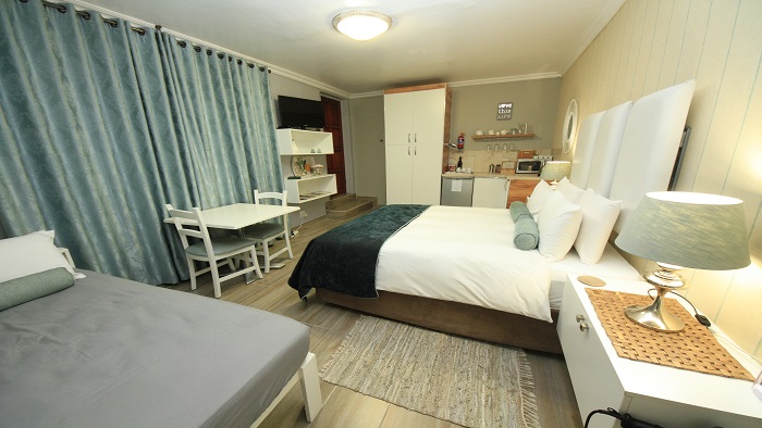 Room 6 – (Sleeps 2)